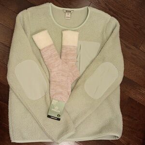 Cozy Duluth Sherpa Sweatshirt With Lodge Socks